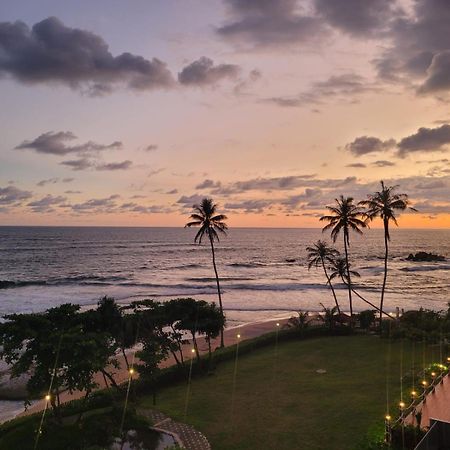 Hasara Oceanfront Apartments Galle Esterno foto