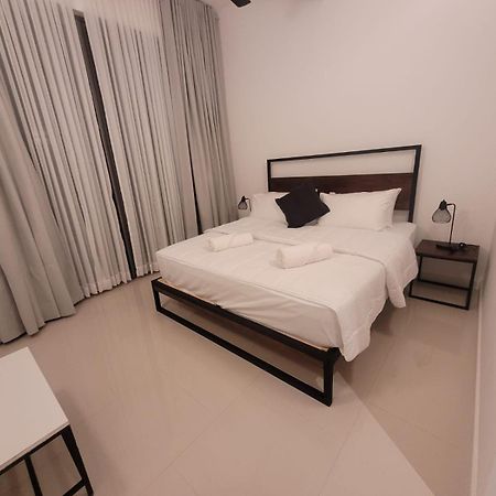 Hasara Oceanfront Apartments Galle Esterno foto