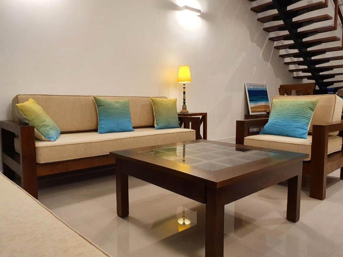 Hasara Oceanfront Apartments Galle Esterno foto