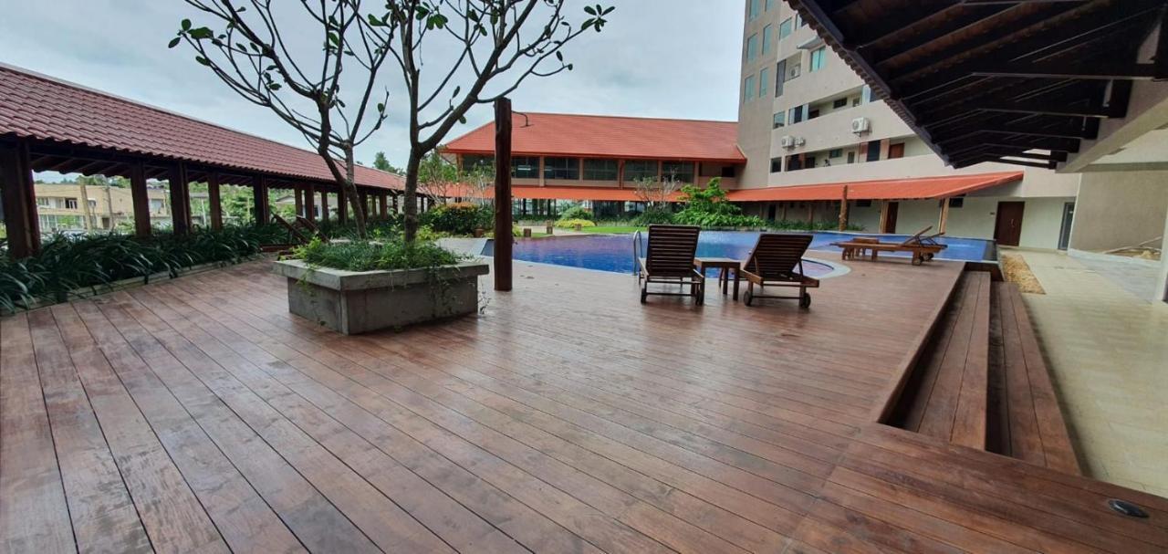 Hasara Oceanfront Apartments Galle Esterno foto